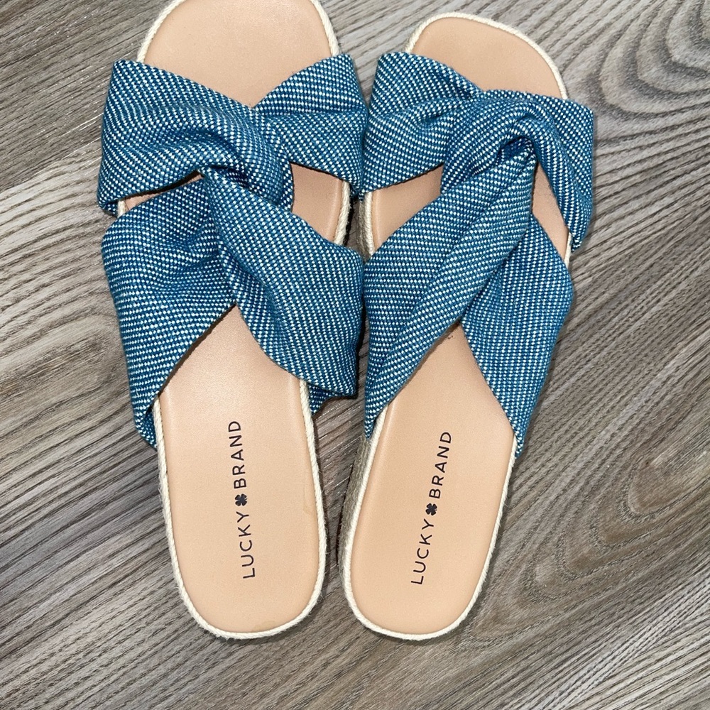 brand new lucky sandals never worn!